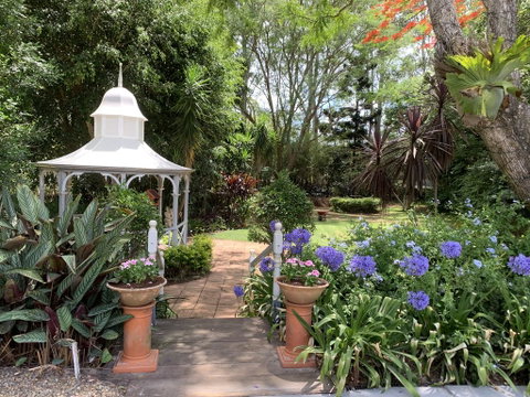 REED HOUSE At Maleny-The White Pavilion - Accommodation Gladstone 1