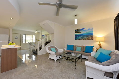 Reef Terraces On St Crispins - Accommodation Gladstone 0