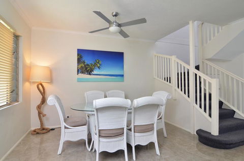 Reef Terraces On St Crispins - Accommodation Gladstone 3