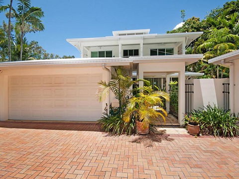 Reef Villa Port Douglas - Accommodation Gladstone 1