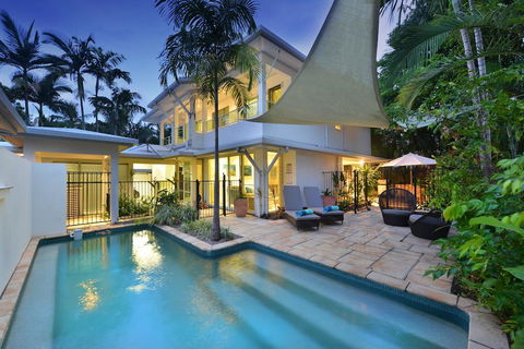 Reef Villa Port Douglas - Accommodation Gladstone 0