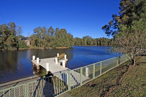 Relax And Enjoy The River - Accommodation Gladstone 0