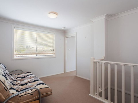 Relax At Pacific', 1/26 Pacific Avenue - Private Duplex With Enclosed Yard - Accommodation Gladstone 1