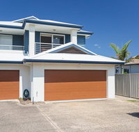 Relax at Pacific' 1/26 Pacific Avenue - private duplex with enclosed yard - Accommodation Gladstone