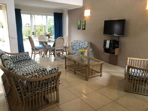 Relax At Reef Resort - Accommodation Gladstone 1