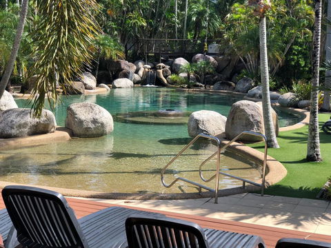 Relax At Reef Resort - Accommodation Gladstone 0