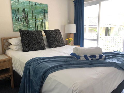 Relax At Reef Resort - Accommodation Gladstone 2