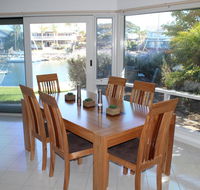 Relax at the Marina - Accommodation Gladstone