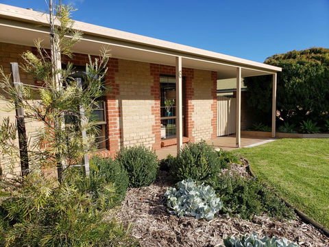 Relax On Ryan @ Robe - Accommodation Gladstone 0