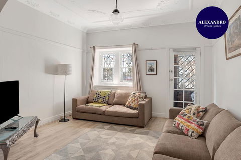 Renovated Brighton Beach Stay Home - Accommodation Gladstone 0