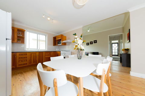 Renovated Cottage Aberdare Hunter Valley - Accommodation Gladstone 2