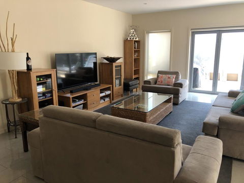 Residence On Robe - Accommodation Gladstone 1