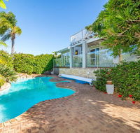 Resort-style Home - Accommodation Gladstone
