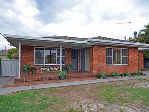 Retro@Riverview - Accommodation Gladstone 0