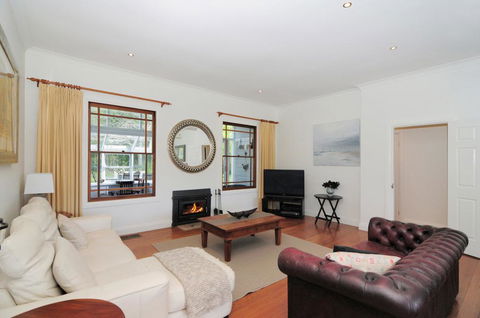 Rivermist - Luxury 6 Bedrooms & 6 Bathrooms! - Accommodation Gladstone 3
