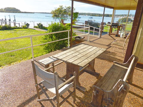Riverside Delight @ Greenwell Point - Accommodation Gladstone 3