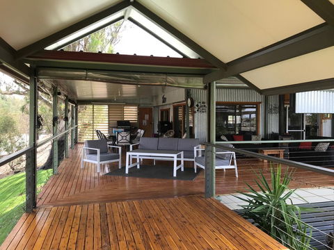 Riverside Farm Retreat BnB - Accommodation Gladstone 1