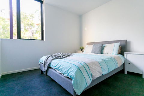 RIVERSIDE RICHMOND LARGE 1 BEDROOM POOLPARKINGNETFLIX - Accommodation Gladstone 3