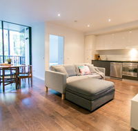 RIVERSIDE RICHMOND LARGE 1 BEDROOM POOLPARKINGNETFLIX - Accommodation Gladstone
