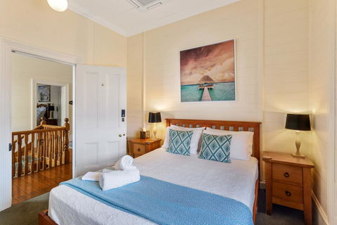 Riversleigh House - Accommodation Gladstone 1