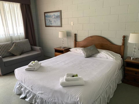 Robertson Country Motel - Accommodation Gladstone 3
