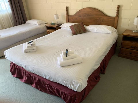 Robertson Country Motel - Accommodation Gladstone 2