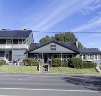 Robertson Public House and Kitchen - Accommodation Gladstone