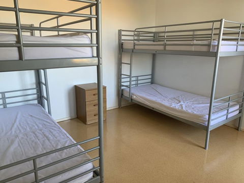Roey Backpackers And Party Bar - Accommodation Gladstone 1
