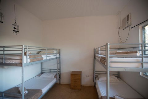 Roey Backpackers And Party Bar - Accommodation Gladstone 2