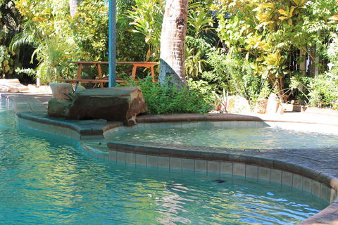 Roey Backpackers And Party Bar - Accommodation Gladstone 0