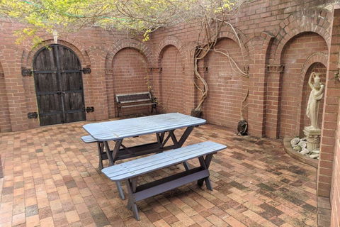 Romeo & Juliet - Accommodation Gladstone 2