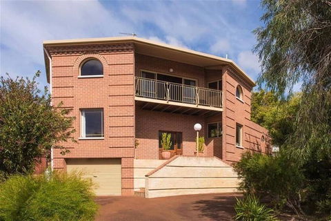 Romeo & Juliet - Accommodation Gladstone 0