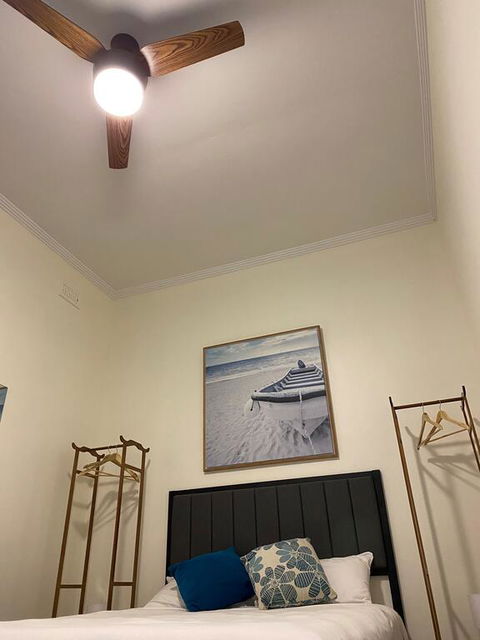 Rooms At Carboni's - Accommodation Gladstone 1