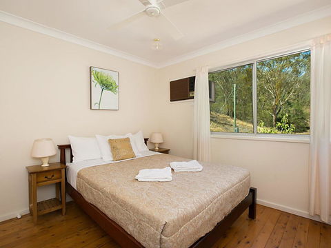 Rosa House In Broke, 4br House In Walking Distance To Cellar Doors - Accommodation Gladstone 2
