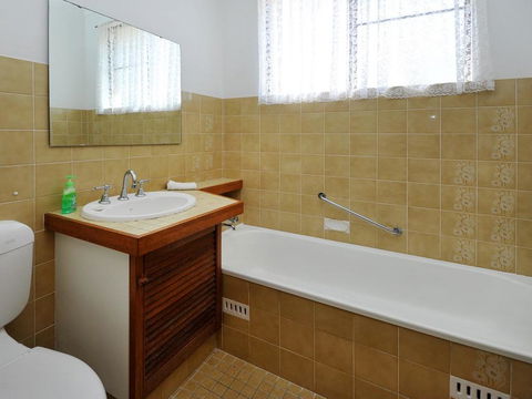 Rose Cottage - Sawtell, NSW - Accommodation Gladstone 1