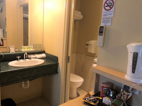 Rowville International Hotel - Accommodation Gladstone 2