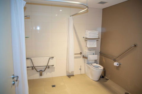 Royal Hotel Randwick - Accommodation Gladstone 2