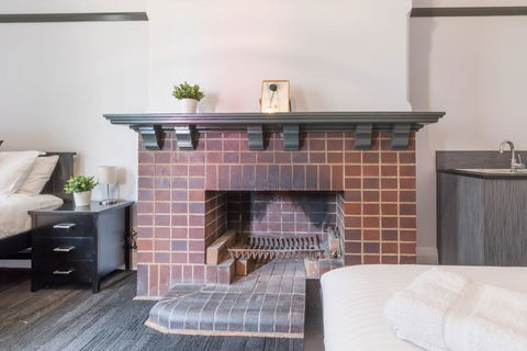 Royal Hotel Ryde - Accommodation Gladstone 3