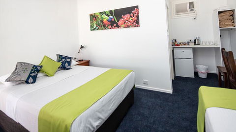 Royal Motel Tenterfield - Accommodation Gladstone 1