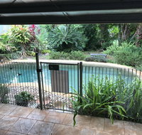 Royal Palm Cottage Entire two bedroom 2 bathroom house with Pool - Accommodation Gladstone