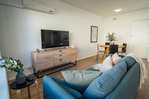 Sahara On Anzac-Close To Airport, City & Beach! - Accommodation Gladstone 1