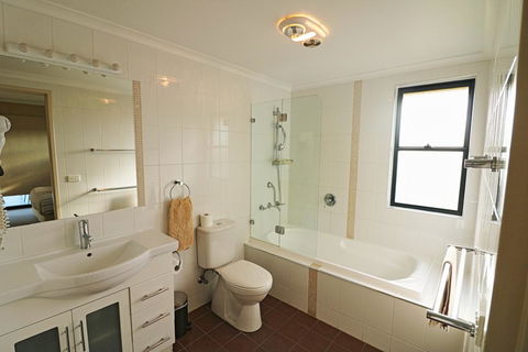 Saltwater Apartments - Accommodation Gladstone 3