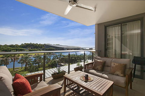 Saltwater Suites - 1,2 & 3 Bed Waterfront Apartments - Accommodation Gladstone 2
