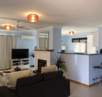 Salty Air Apartments Kingscote Kangaroo Island - Accommodation Gladstone