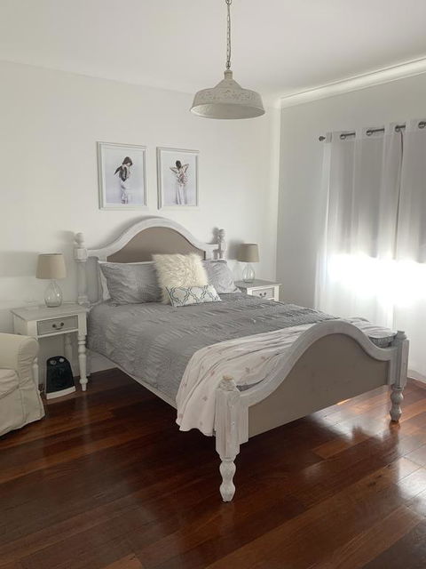 Salty Cottage Northam - Accommodation Gladstone 3