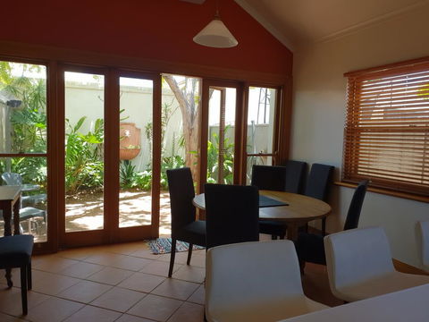 Salty Eyre Glenelg - Accommodation Gladstone 0