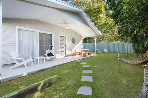 Salty Kisses Holiday House - Accommodation Gladstone 0