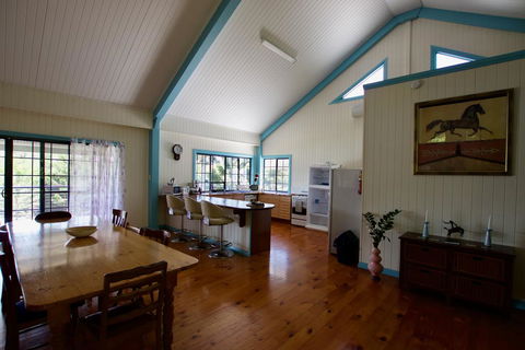 Samford Lakes - Accommodation Gladstone 3
