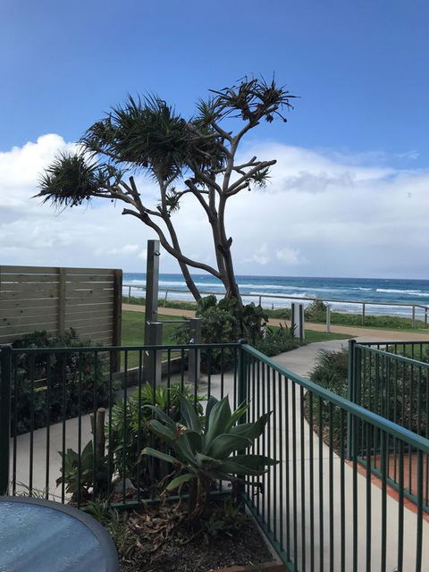 Sanctuary Beach Resort - Accommodation Gladstone 2