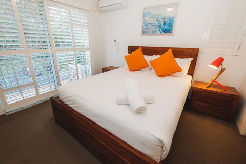 Sanctuary Lake Apartments - Accommodation Gladstone 3